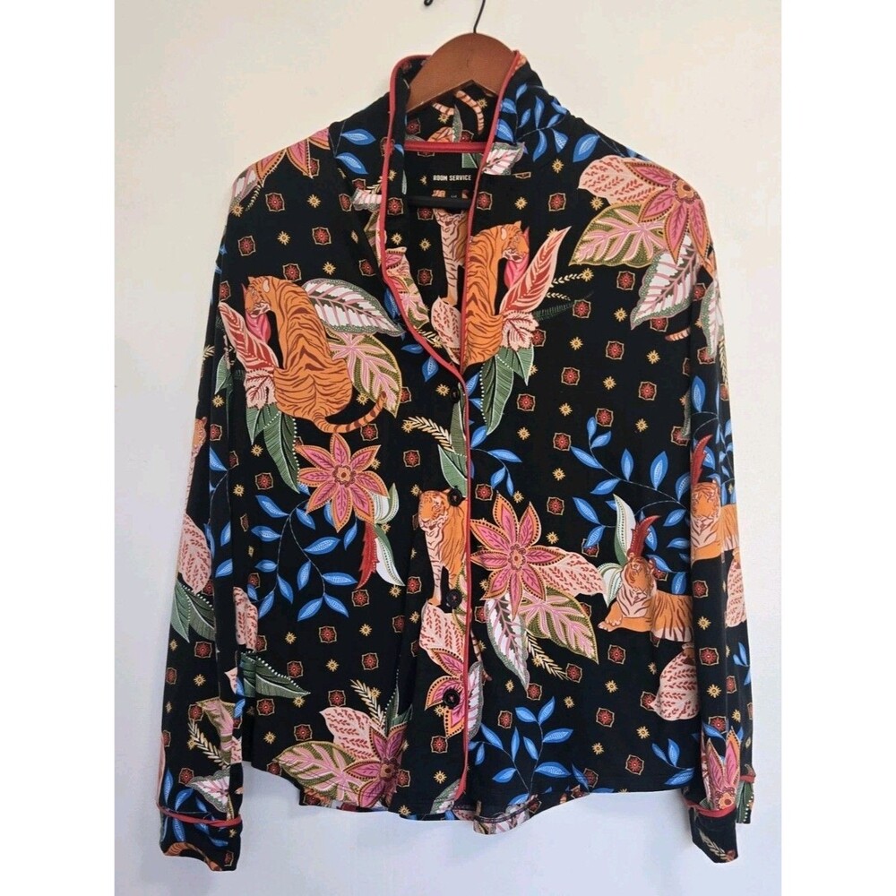 Room Service Pajama Top Womens L Button Up Floral Animal Asian Home Comfort
